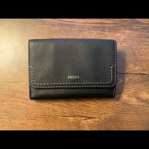 Fossil Eloise Multifunction Wallet NWT